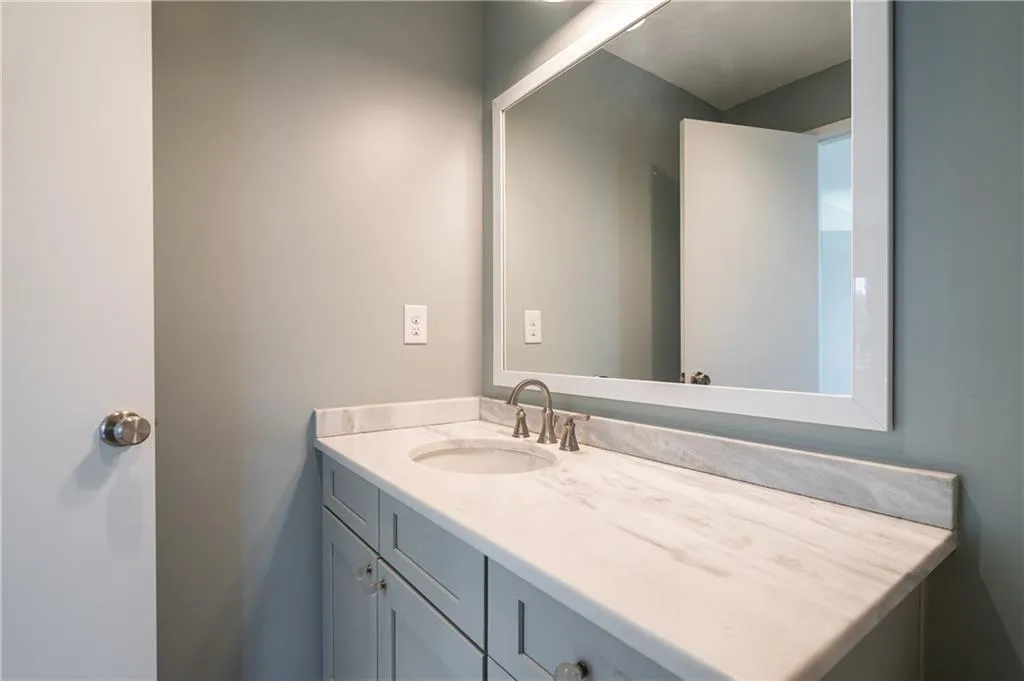 472 Carolwood Lane, Atlanta, Georgia 30342, 3 Bedrooms Bedrooms, ,3 BathroomsBathrooms,Residential,Sold,472 Carolwood Lane,6827449