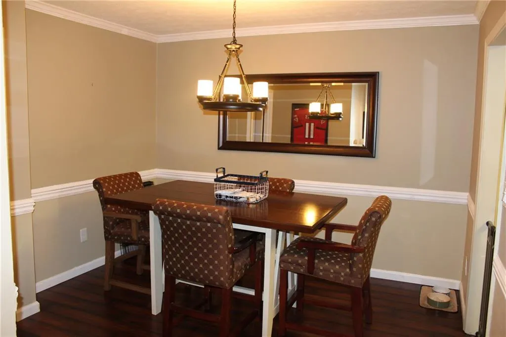1403 Vicksburg Place, Sandy Springs, Georgia 30350, 2 Bedrooms Bedrooms, ,2 BathroomsBathrooms,Residential,Sold,1403 Vicksburg Place,5693394