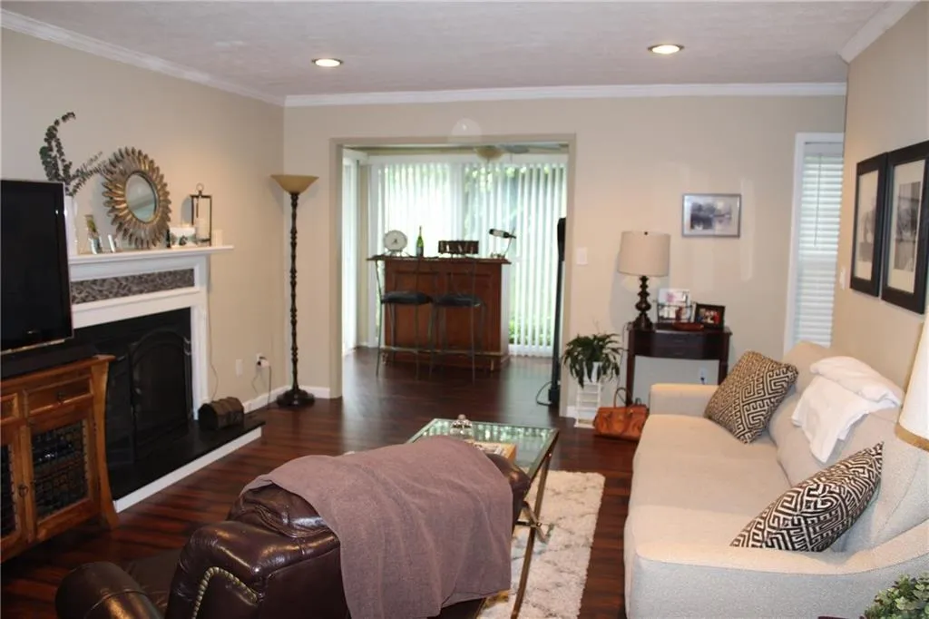 1403 Vicksburg Place, Sandy Springs, Georgia 30350, 2 Bedrooms Bedrooms, ,2 BathroomsBathrooms,Residential,Sold,1403 Vicksburg Place,5693394