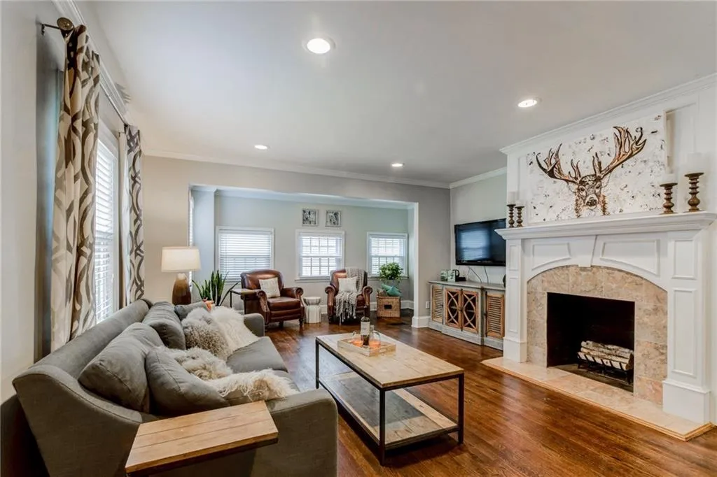 2885 Elliott Circle Ne, Atlanta, Georgia 30305, 4 Bedrooms Bedrooms, ,3 BathroomsBathrooms,Residential,Sold,2885 Elliott Circle Ne,6006128