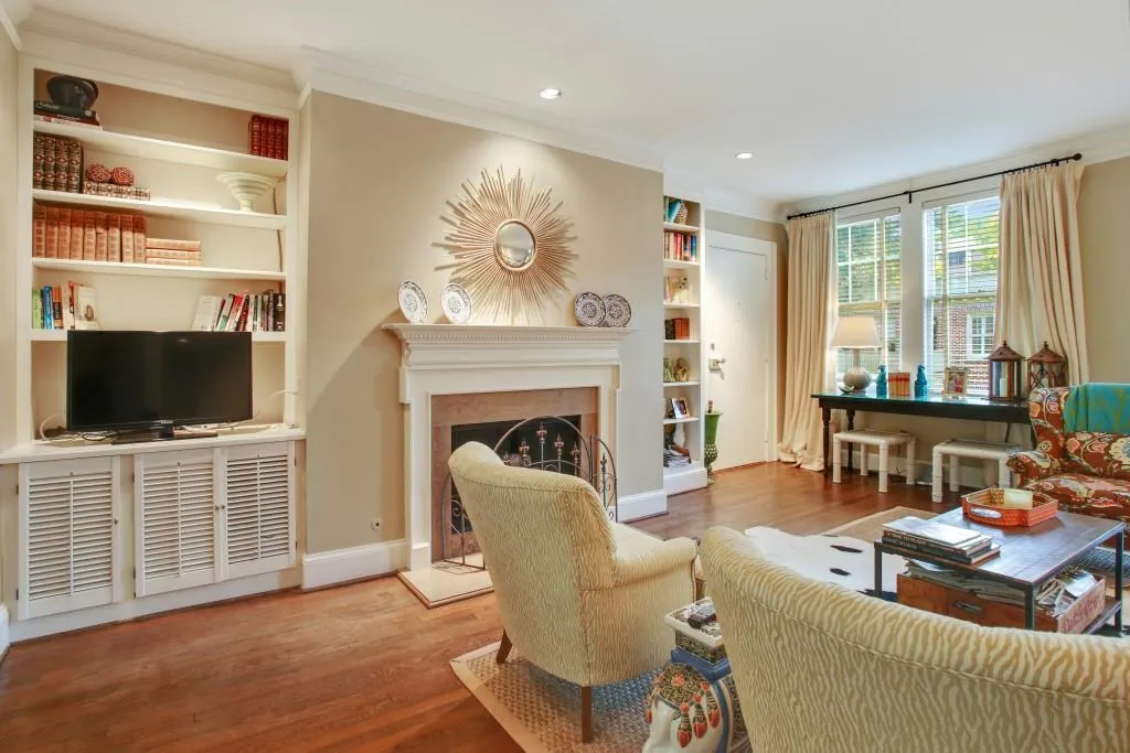 2260 Peachtree Road Unit D6, Atlanta, Georgia 30309, 2 Bedrooms Bedrooms, ,1 BathroomBathrooms,Residential,Sold,2260 Peachtree Road Unit D6,5784704
