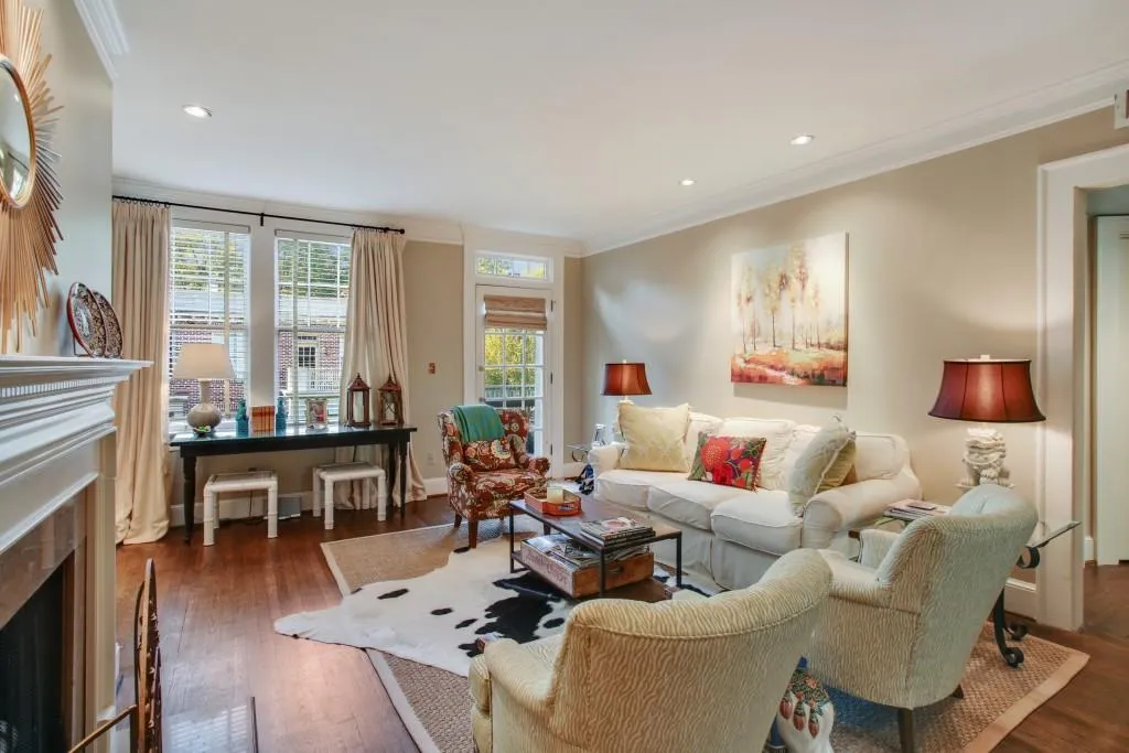 2260 Peachtree Road Unit D6, Atlanta, Georgia 30309, 2 Bedrooms Bedrooms, ,1 BathroomBathrooms,Residential,Sold,2260 Peachtree Road Unit D6,5784704