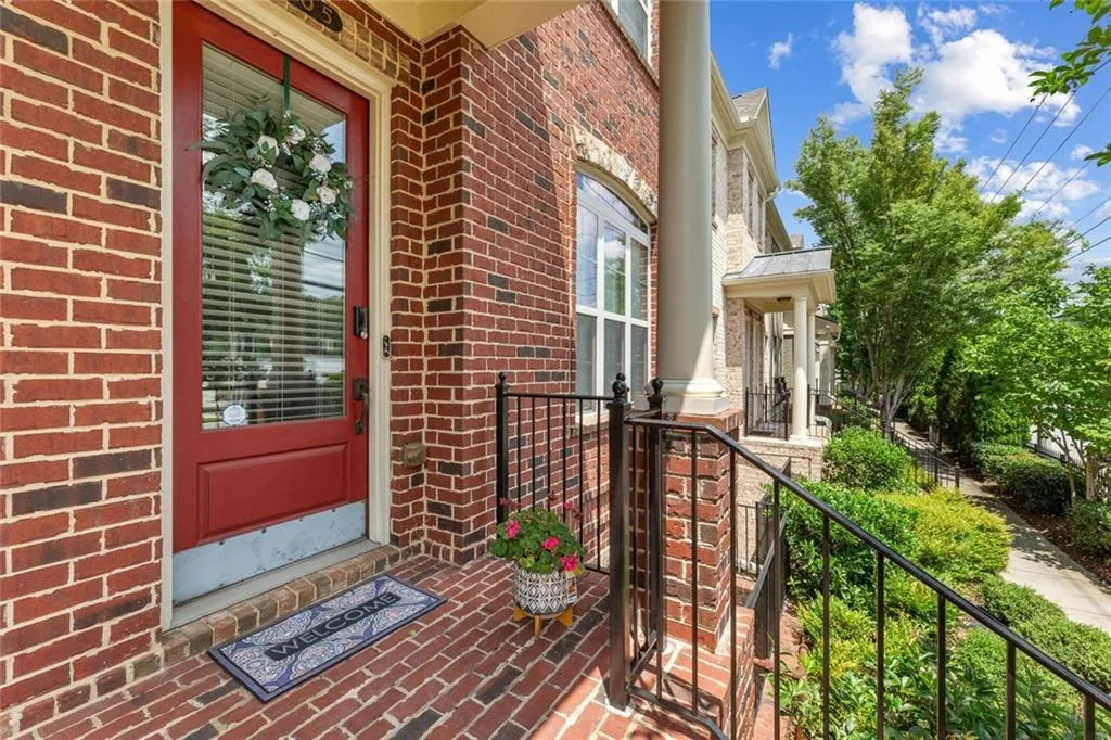 305 Alderwood Lane, Sandy Springs, Georgia 30328, 3 Bedrooms Bedrooms, ,3 BathroomsBathrooms,Residential,Sold,305 Alderwood Lane,7616408