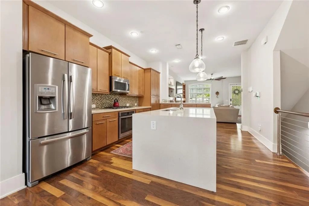 305 Alderwood Lane, Sandy Springs, Georgia 30328, 3 Bedrooms Bedrooms, ,3 BathroomsBathrooms,Residential,Sold,305 Alderwood Lane,7616408