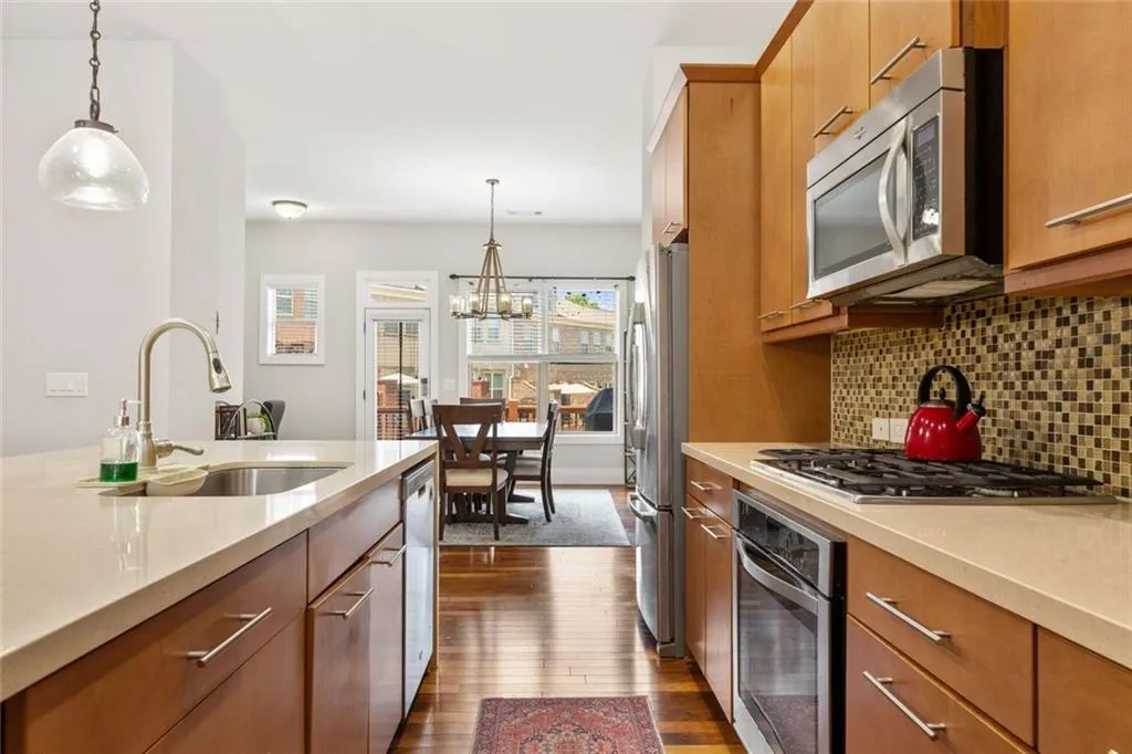 305 Alderwood Lane, Sandy Springs, Georgia 30328, 3 Bedrooms Bedrooms, ,3 BathroomsBathrooms,Residential,Sold,305 Alderwood Lane,7616408