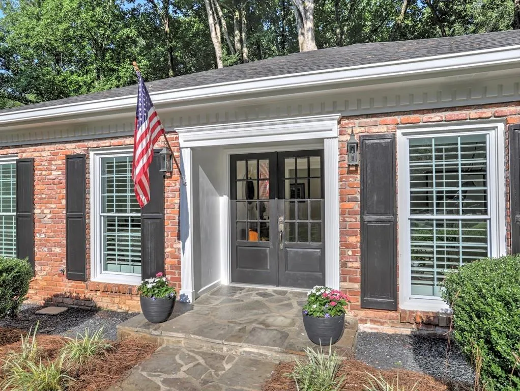 7070 Duncourtney Drive, Sandy Springs, Georgia 30328, 5 Bedrooms Bedrooms, ,3 BathroomsBathrooms,Residential,Sold,7070 Duncourtney Drive,7242153