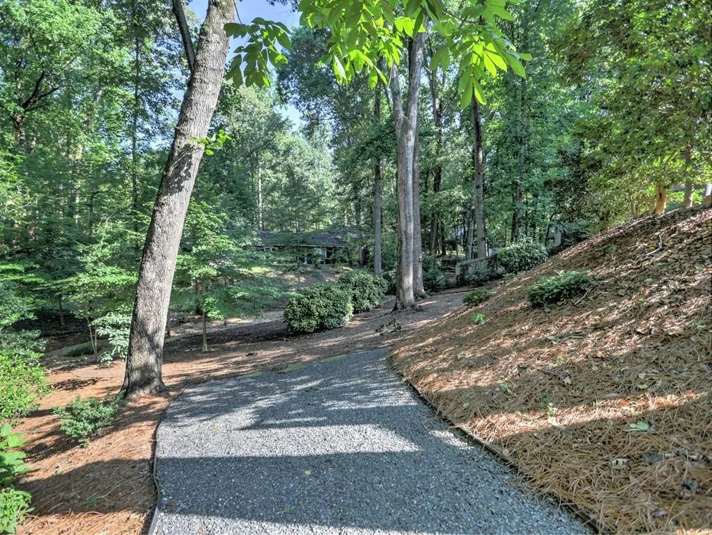 7070 Duncourtney Drive, Sandy Springs, Georgia 30328, 5 Bedrooms Bedrooms, ,3 BathroomsBathrooms,Residential,Sold,7070 Duncourtney Drive,7242153