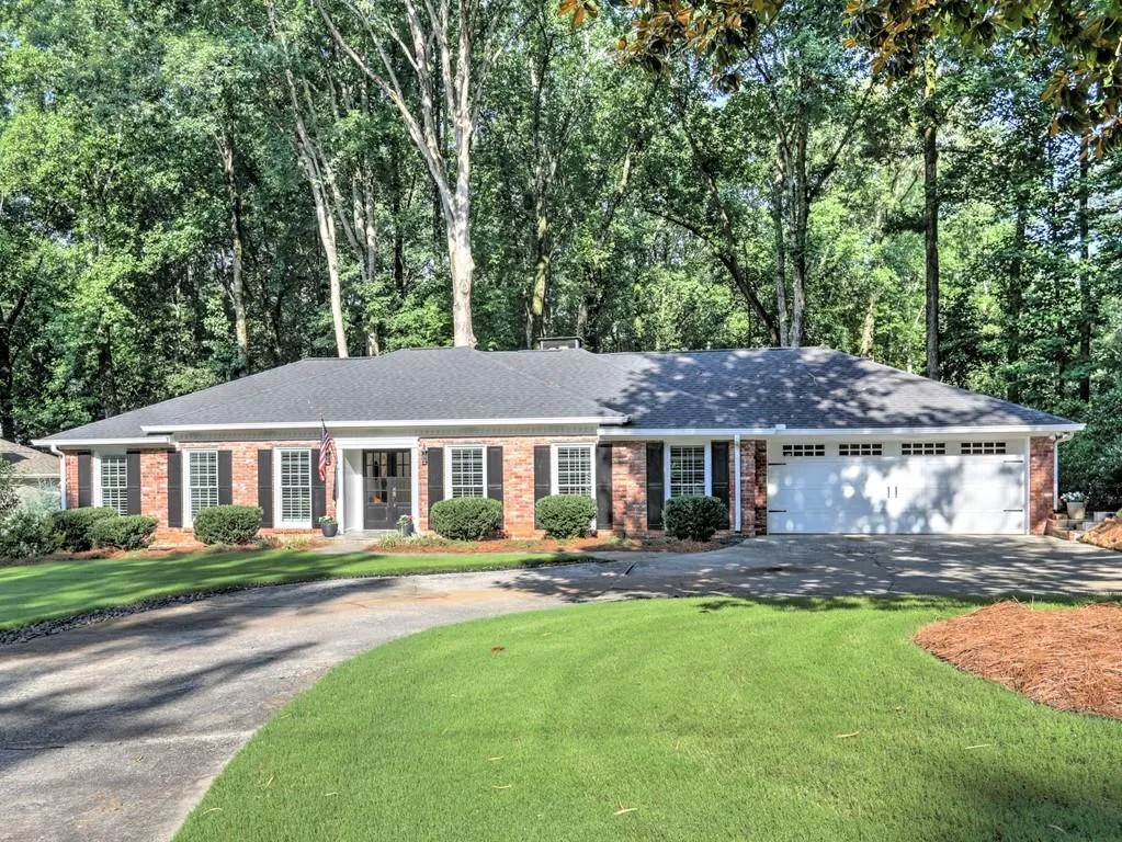 7070 Duncourtney Drive, Sandy Springs, Georgia 30328, 5 Bedrooms Bedrooms, ,3 BathroomsBathrooms,Residential,Sold,7070 Duncourtney Drive,7242153