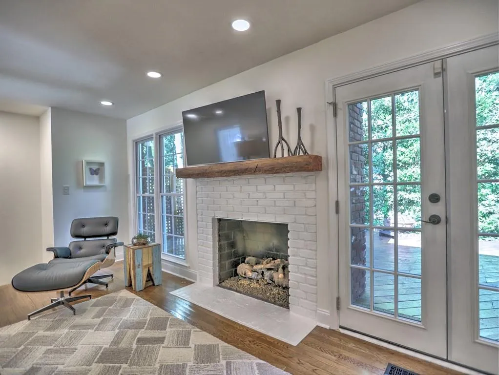 7070 Duncourtney Drive, Sandy Springs, Georgia 30328, 5 Bedrooms Bedrooms, ,3 BathroomsBathrooms,Residential,Sold,7070 Duncourtney Drive,7242153