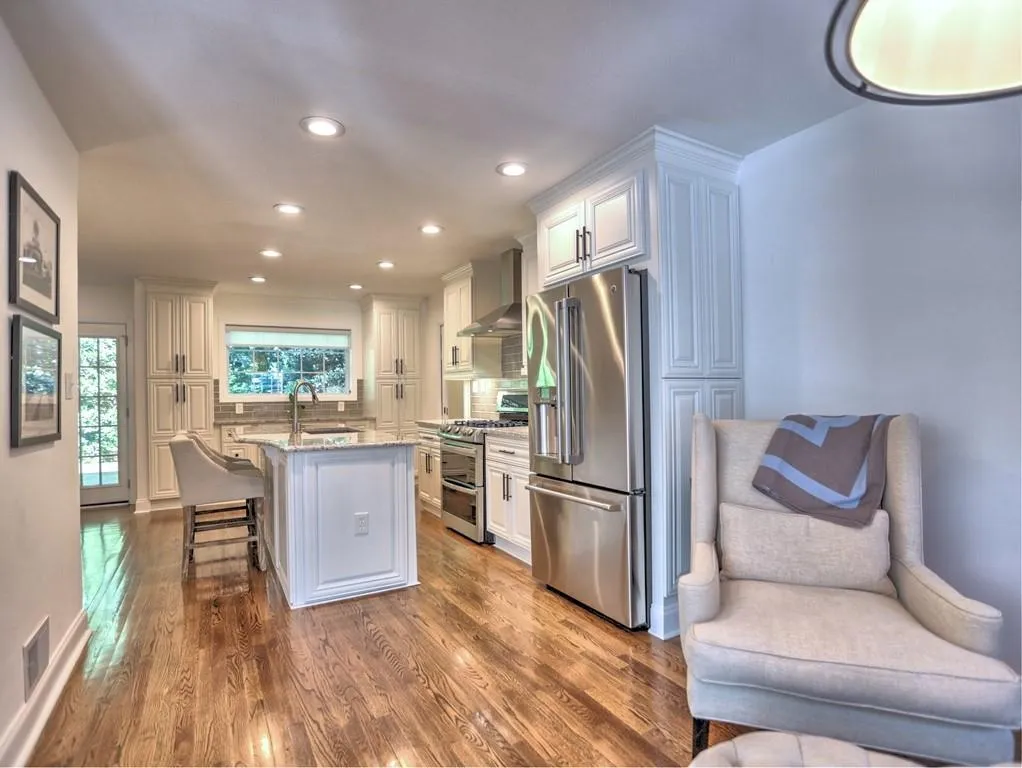 7070 Duncourtney Drive, Sandy Springs, Georgia 30328, 5 Bedrooms Bedrooms, ,3 BathroomsBathrooms,Residential,Sold,7070 Duncourtney Drive,7242153