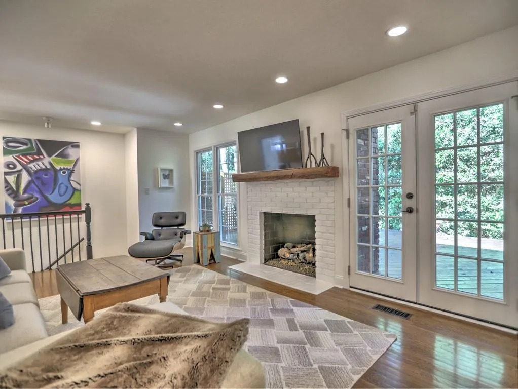 7070 Duncourtney Drive, Sandy Springs, Georgia 30328, 5 Bedrooms Bedrooms, ,3 BathroomsBathrooms,Residential,Sold,7070 Duncourtney Drive,7242153
