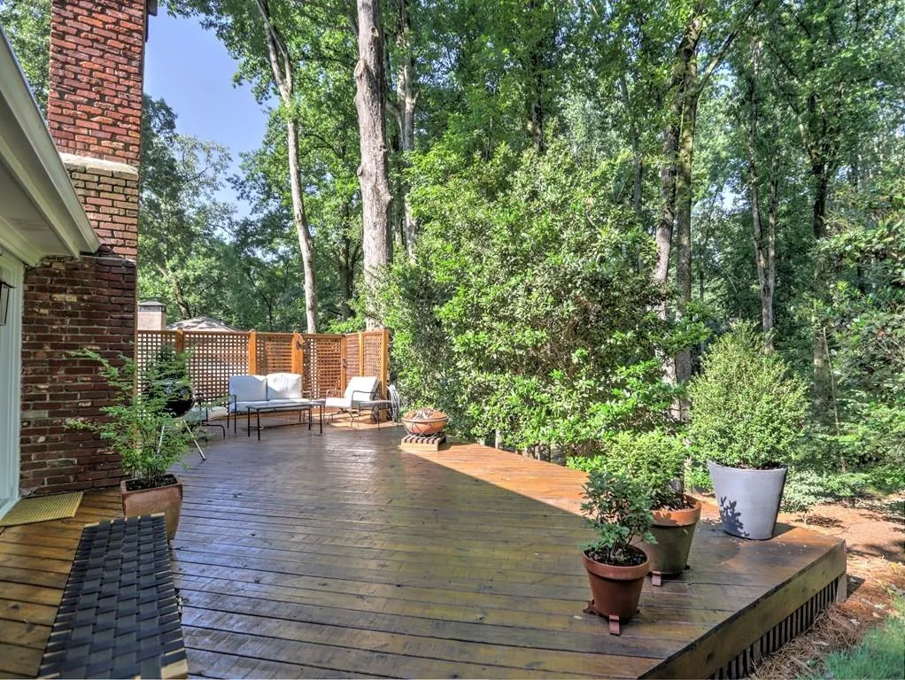 7070 Duncourtney Drive, Sandy Springs, Georgia 30328, 5 Bedrooms Bedrooms, ,3 BathroomsBathrooms,Residential,Sold,7070 Duncourtney Drive,7242153