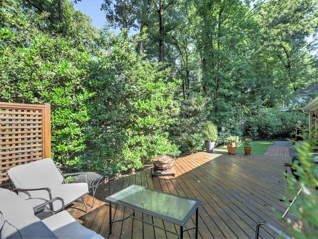7070 Duncourtney Drive, Sandy Springs, Georgia 30328, 5 Bedrooms Bedrooms, ,3 BathroomsBathrooms,Residential,Sold,7070 Duncourtney Drive,7242153