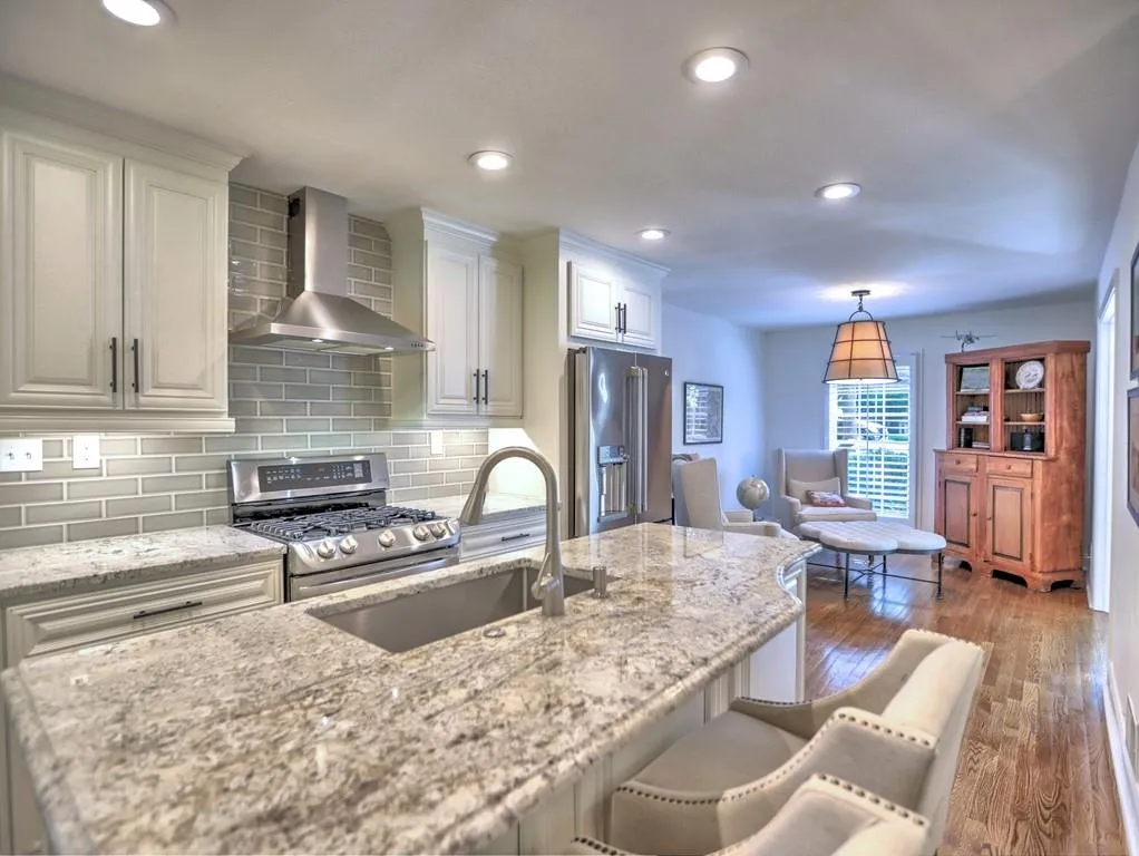 7070 Duncourtney Drive, Sandy Springs, Georgia 30328, 5 Bedrooms Bedrooms, ,3 BathroomsBathrooms,Residential,Sold,7070 Duncourtney Drive,7242153