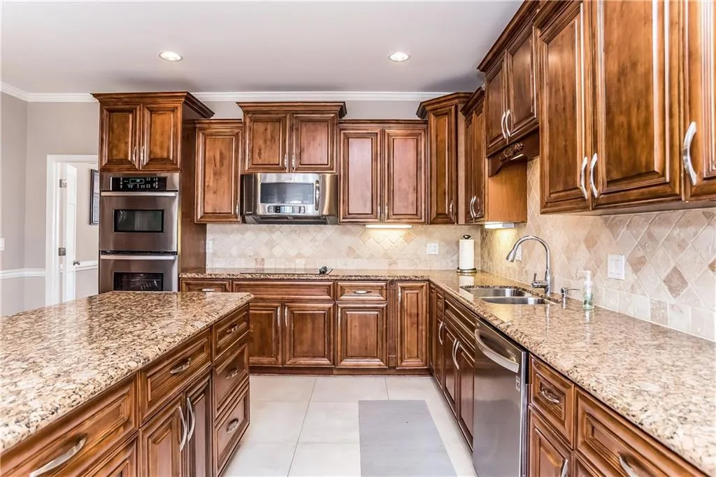 7675 Blandford Place, Sandy Springs, Georgia 30350, 5 Bedrooms Bedrooms, ,4 BathroomsBathrooms,Residential,Sold,7675 Blandford Place,5964027