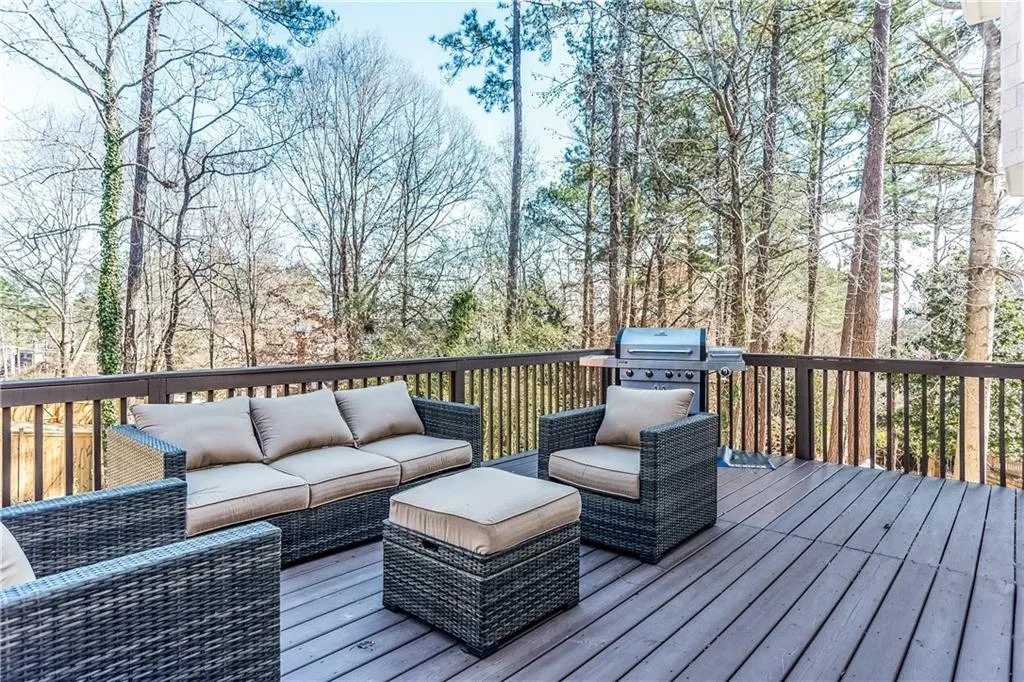 7675 Blandford Place, Sandy Springs, Georgia 30350, 5 Bedrooms Bedrooms, ,4 BathroomsBathrooms,Residential,Sold,7675 Blandford Place,5964027