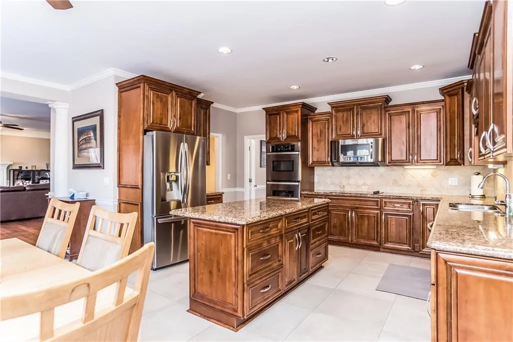 7675 Blandford Place, Sandy Springs, Georgia 30350, 5 Bedrooms Bedrooms, ,4 BathroomsBathrooms,Residential,Sold,7675 Blandford Place,5964027