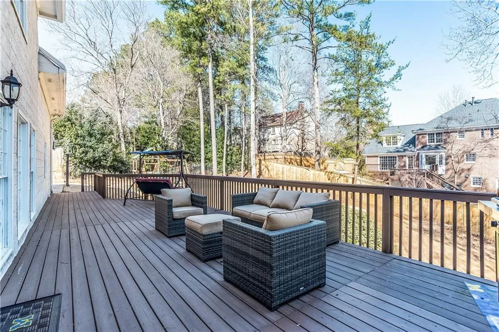 7675 Blandford Place, Sandy Springs, Georgia 30350, 5 Bedrooms Bedrooms, ,4 BathroomsBathrooms,Residential,Sold,7675 Blandford Place,5964027