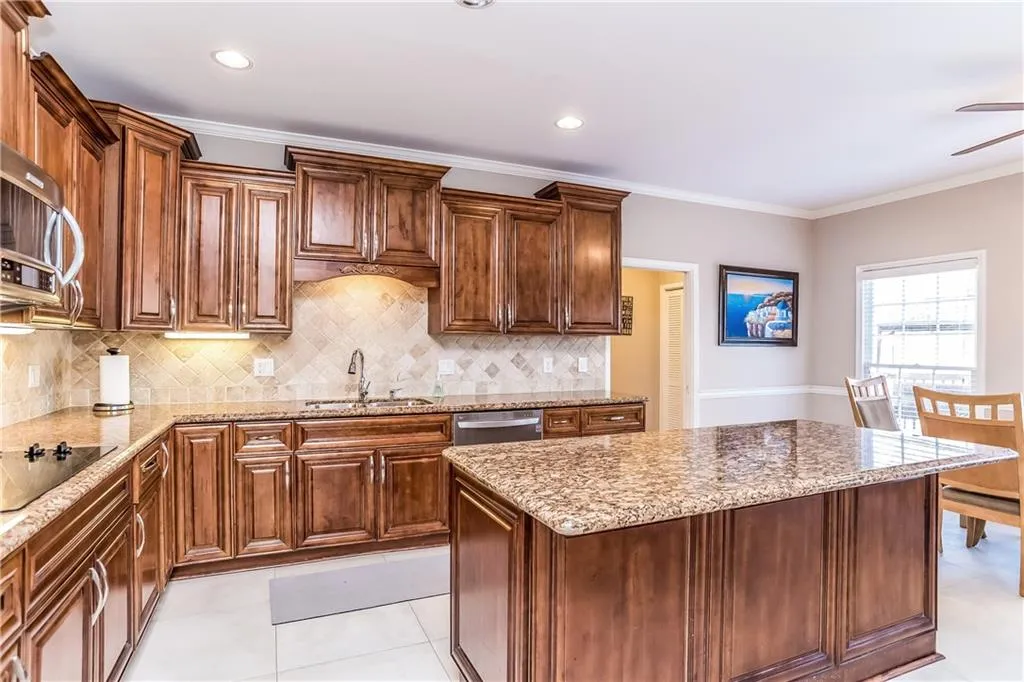 7675 Blandford Place, Sandy Springs, Georgia 30350, 5 Bedrooms Bedrooms, ,4 BathroomsBathrooms,Residential,Sold,7675 Blandford Place,5964027