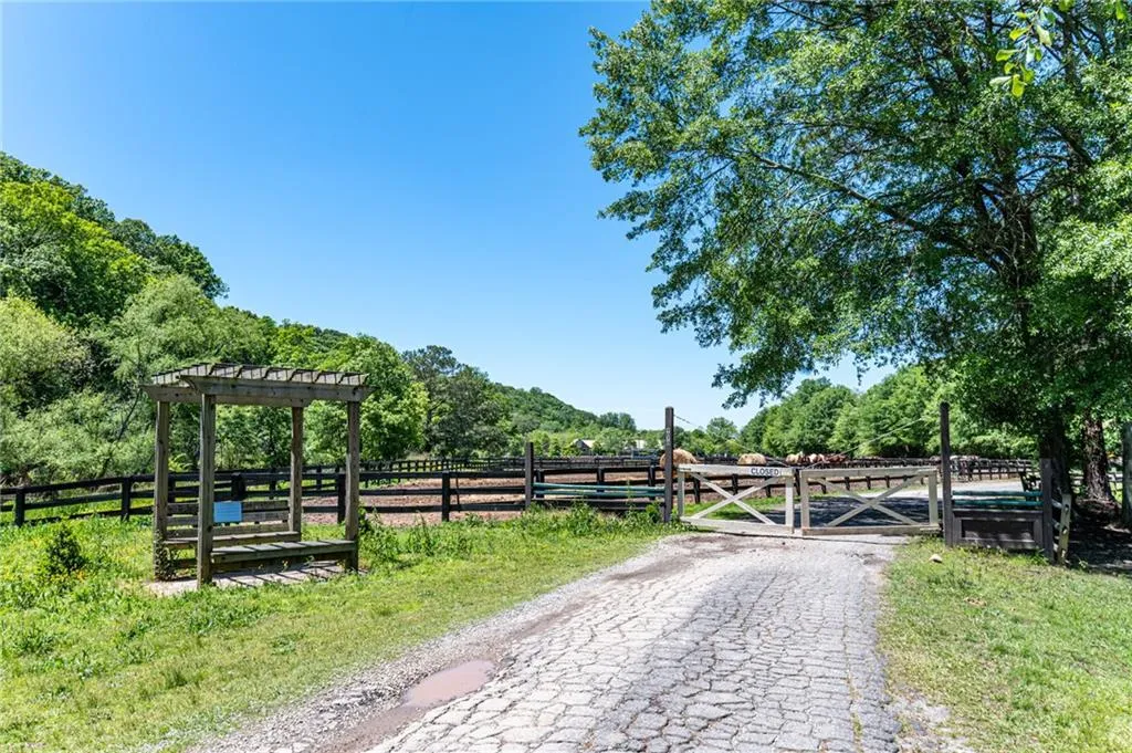 125 River Landing, Sandy Springs, Georgia 30350, 5 Bedrooms Bedrooms, ,4 BathroomsBathrooms,Residential,Sold,125 River Landing,6717953
