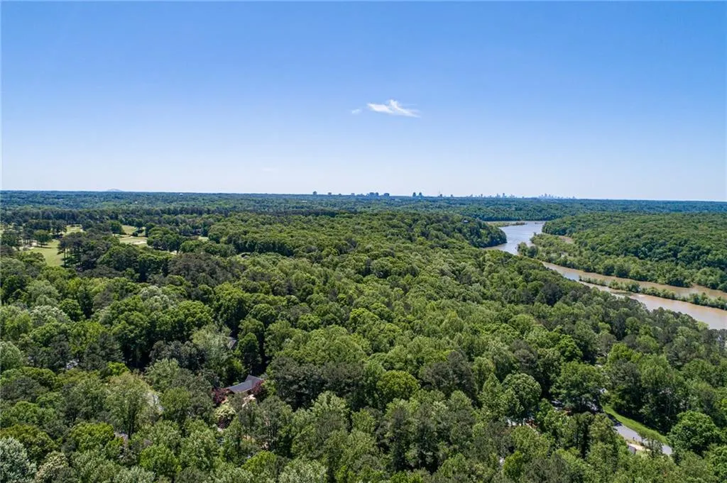 125 River Landing, Sandy Springs, Georgia 30350, 5 Bedrooms Bedrooms, ,4 BathroomsBathrooms,Residential,Sold,125 River Landing,6717953