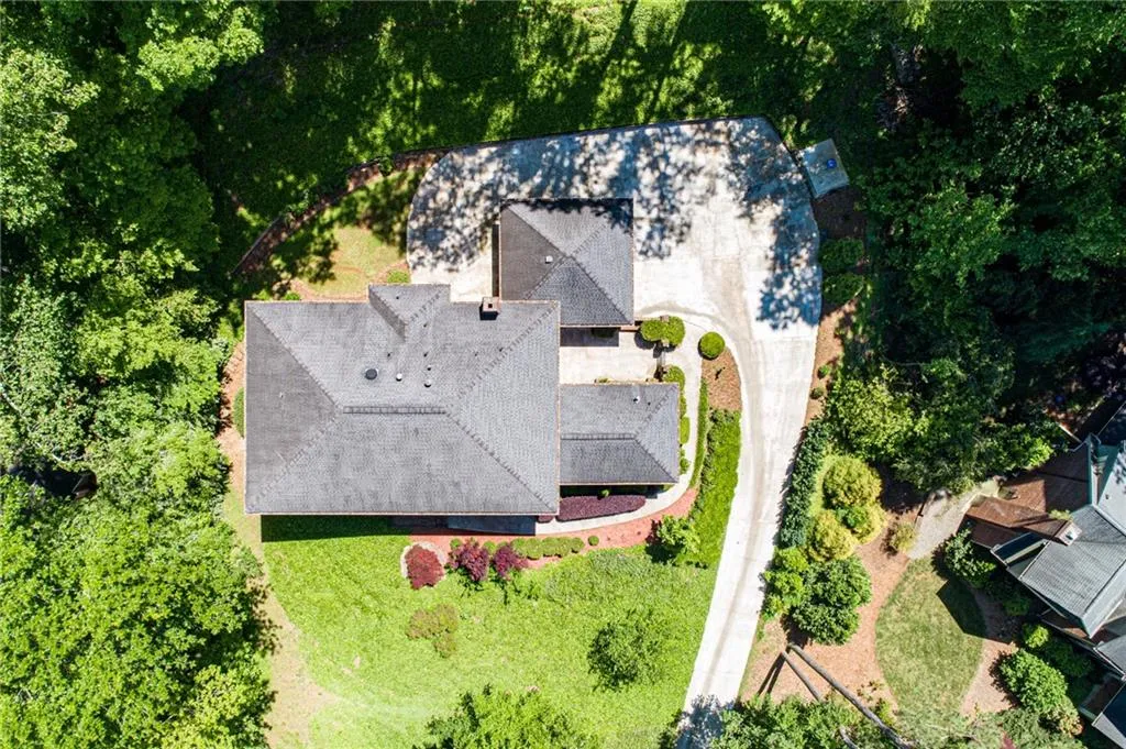 125 River Landing, Sandy Springs, Georgia 30350, 5 Bedrooms Bedrooms, ,4 BathroomsBathrooms,Residential,Sold,125 River Landing,6717953
