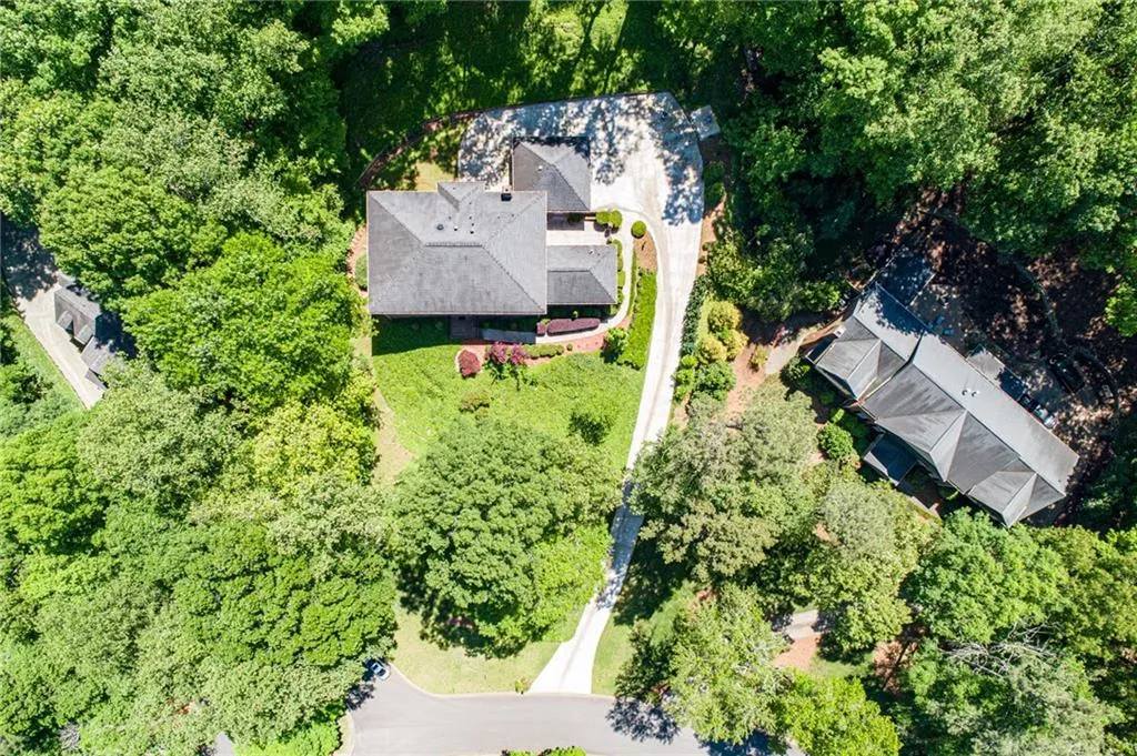 125 River Landing, Sandy Springs, Georgia 30350, 5 Bedrooms Bedrooms, ,4 BathroomsBathrooms,Residential,Sold,125 River Landing,6717953