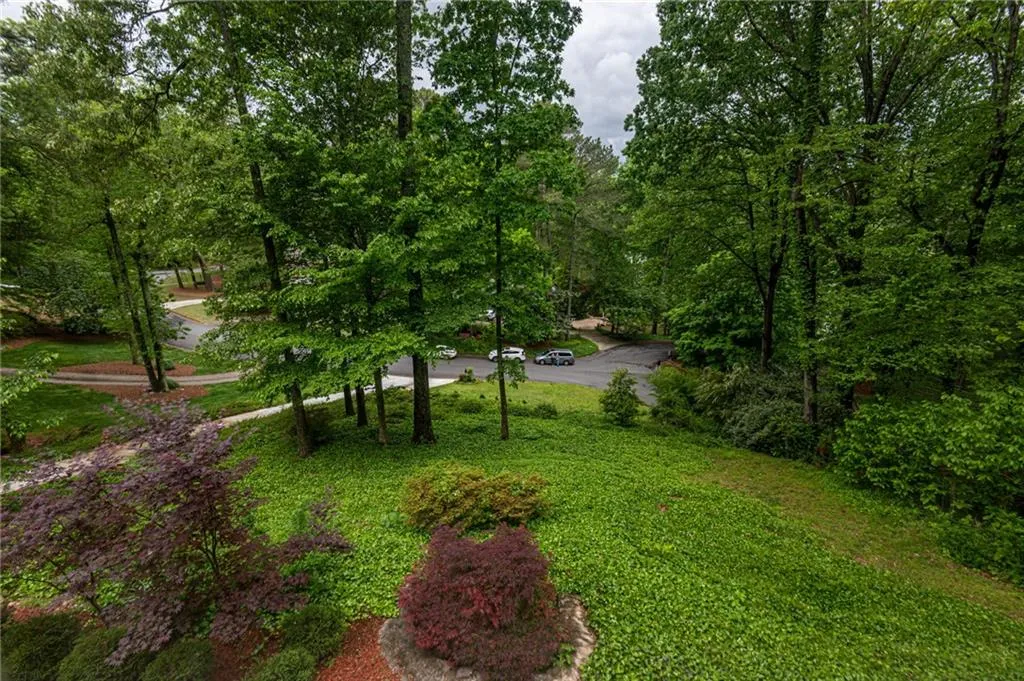 125 River Landing, Sandy Springs, Georgia 30350, 5 Bedrooms Bedrooms, ,4 BathroomsBathrooms,Residential,Sold,125 River Landing,6717953