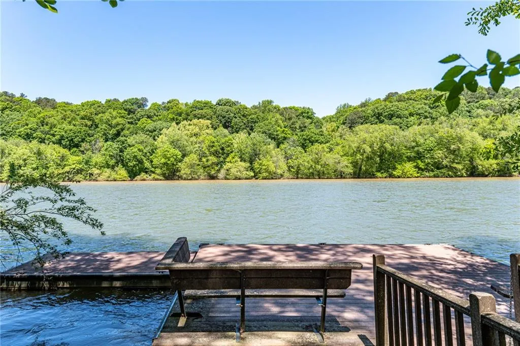 125 River Landing, Sandy Springs, Georgia 30350, 5 Bedrooms Bedrooms, ,4 BathroomsBathrooms,Residential,Sold,125 River Landing,6717953