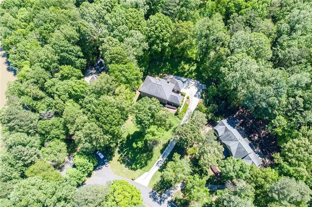 125 River Landing, Sandy Springs, Georgia 30350, 5 Bedrooms Bedrooms, ,4 BathroomsBathrooms,Residential,Sold,125 River Landing,6717953