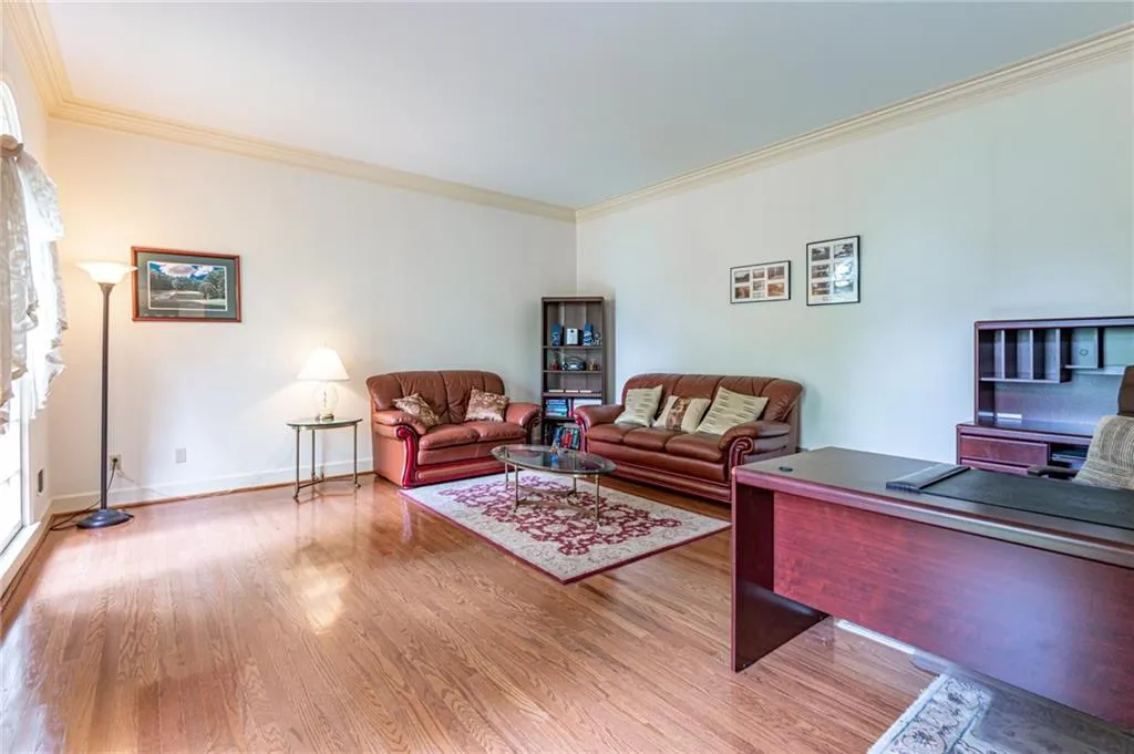 125 River Landing, Sandy Springs, Georgia 30350, 5 Bedrooms Bedrooms, ,4 BathroomsBathrooms,Residential,Sold,125 River Landing,6717953