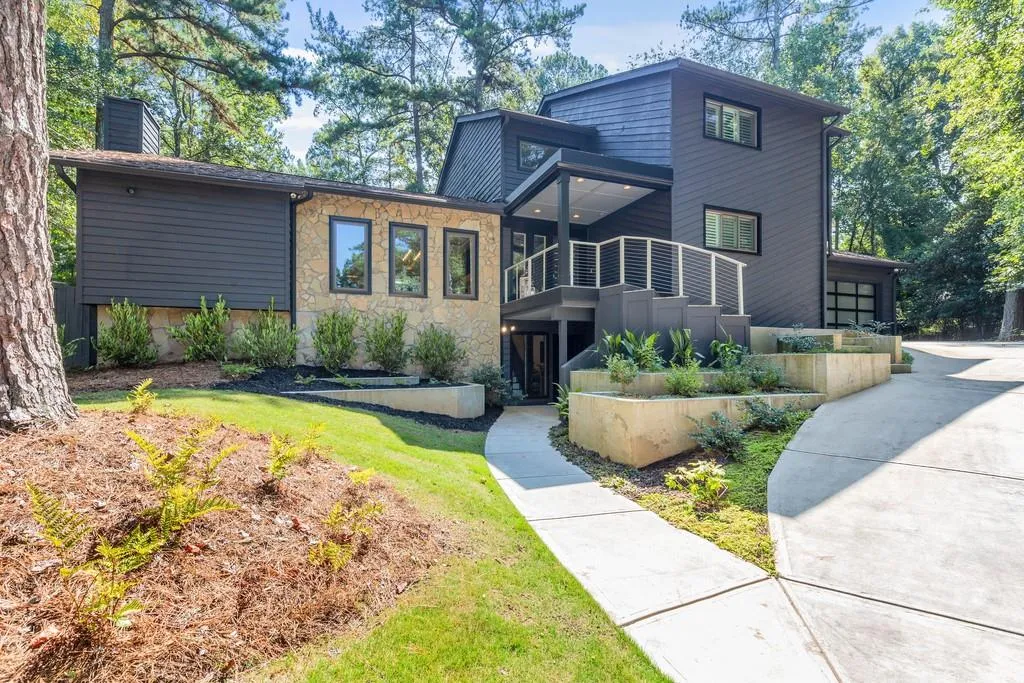 300 Drummen Court, Sandy Springs, Georgia 30328, 4 Bedrooms Bedrooms, ,3 BathroomsBathrooms,Residential,Sold,300 Drummen Court,6617334