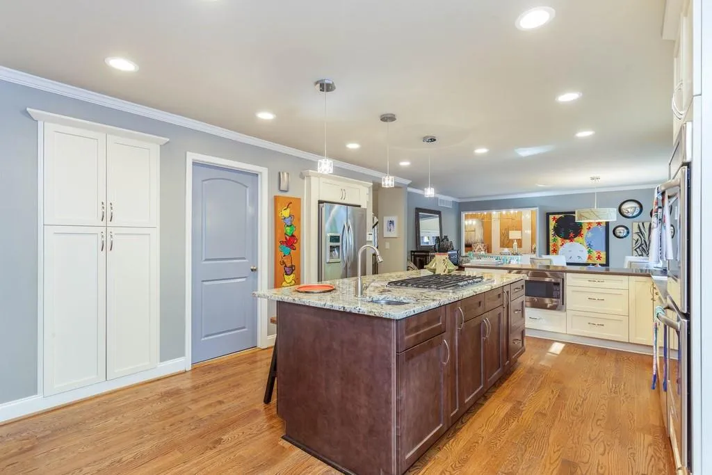 300 Drummen Court, Sandy Springs, Georgia 30328, 4 Bedrooms Bedrooms, ,3 BathroomsBathrooms,Residential,Sold,300 Drummen Court,6617334