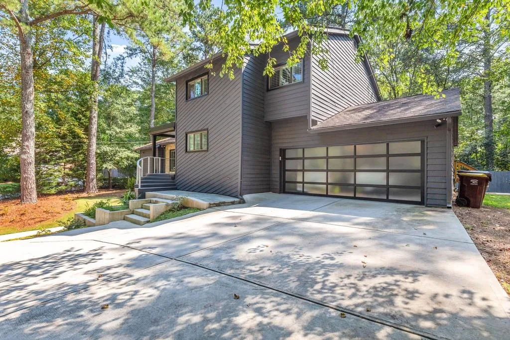 300 Drummen Court, Sandy Springs, Georgia 30328, 4 Bedrooms Bedrooms, ,3 BathroomsBathrooms,Residential,Sold,300 Drummen Court,6617334