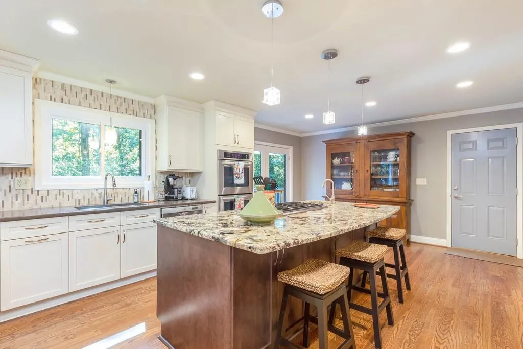 300 Drummen Court, Sandy Springs, Georgia 30328, 4 Bedrooms Bedrooms, ,3 BathroomsBathrooms,Residential,Sold,300 Drummen Court,6617334
