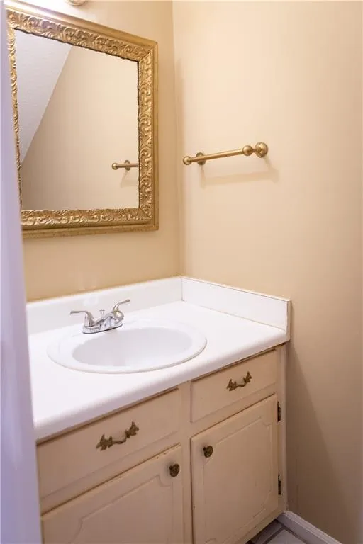 5625 Kingsport Drive, Atlanta, Georgia 30342, 2 Bedrooms Bedrooms, ,1 BathroomBathrooms,Residential,Sold,5625 Kingsport Drive,6910598