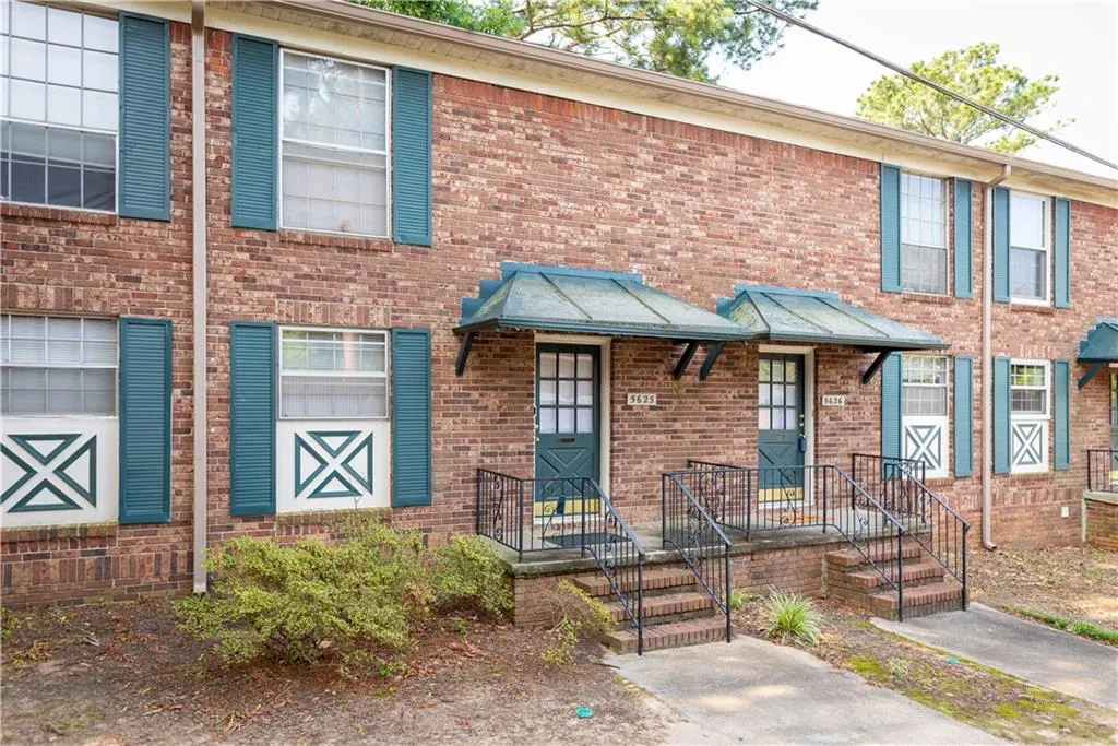 5625 Kingsport Drive, Atlanta, Georgia 30342, 2 Bedrooms Bedrooms, ,1 BathroomBathrooms,Residential,Sold,5625 Kingsport Drive,6910598