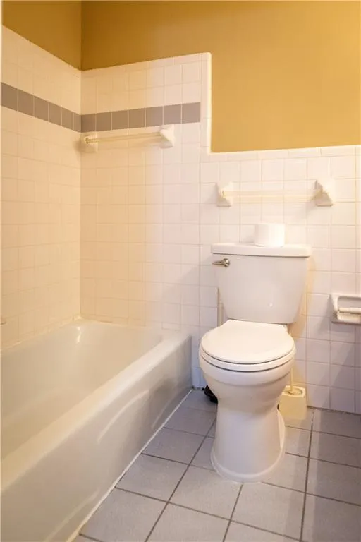 5625 Kingsport Drive, Atlanta, Georgia 30342, 2 Bedrooms Bedrooms, ,1 BathroomBathrooms,Residential,Sold,5625 Kingsport Drive,6910598