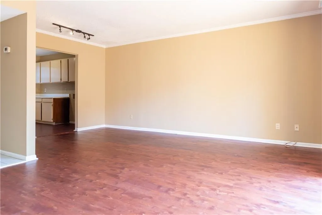 5625 Kingsport Drive, Atlanta, Georgia 30342, 2 Bedrooms Bedrooms, ,1 BathroomBathrooms,Residential,Sold,5625 Kingsport Drive,6910598