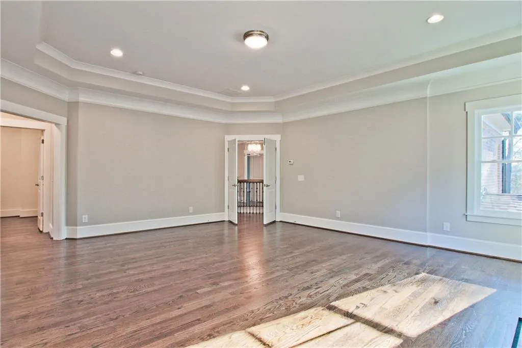 695 E Northway Lane, Sandy Springs, Georgia 30342, 5 Bedrooms Bedrooms, ,5 BathroomsBathrooms,Residential,Sold,695 E Northway Lane,5956058