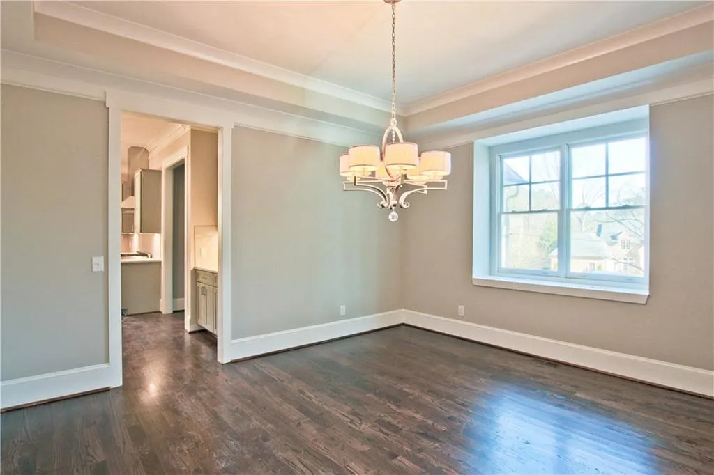 695 E Northway Lane, Sandy Springs, Georgia 30342, 5 Bedrooms Bedrooms, ,5 BathroomsBathrooms,Residential,Sold,695 E Northway Lane,5956058
