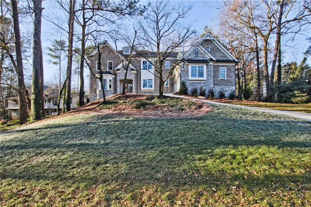 695 E Northway Lane, Sandy Springs, Georgia 30342, 5 Bedrooms Bedrooms, ,5 BathroomsBathrooms,Residential,Sold,695 E Northway Lane,5956058