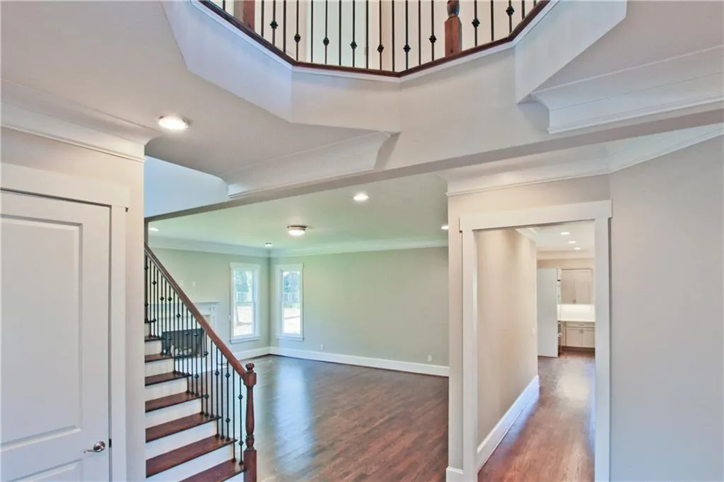 695 E Northway Lane, Sandy Springs, Georgia 30342, 5 Bedrooms Bedrooms, ,5 BathroomsBathrooms,Residential,Sold,695 E Northway Lane,5956058