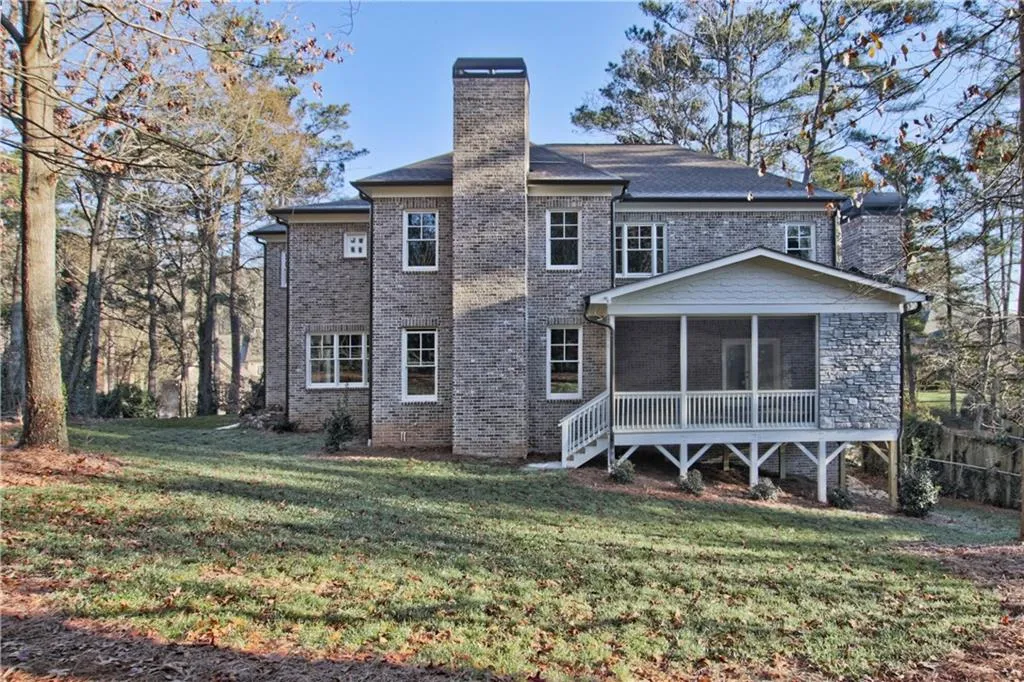 695 E Northway Lane, Sandy Springs, Georgia 30342, 5 Bedrooms Bedrooms, ,5 BathroomsBathrooms,Residential,Sold,695 E Northway Lane,5956058