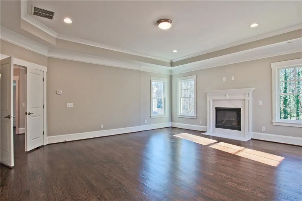 695 E Northway Lane, Sandy Springs, Georgia 30342, 5 Bedrooms Bedrooms, ,5 BathroomsBathrooms,Residential,Sold,695 E Northway Lane,5956058