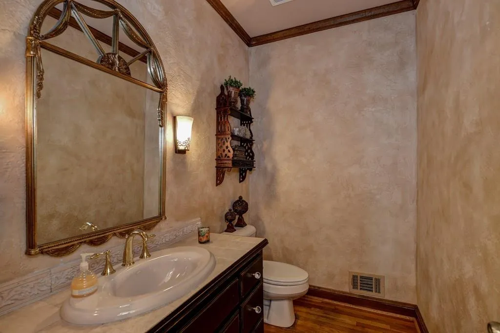 195 Marsh Glen Point, Sandy Springs, Georgia 30328, 4 Bedrooms Bedrooms, ,3 BathroomsBathrooms,Residential,Sold,195 Marsh Glen Point,5619308