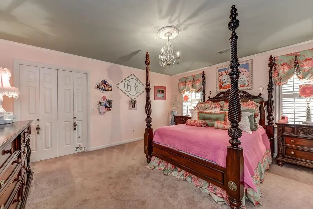 195 Marsh Glen Point, Sandy Springs, Georgia 30328, 4 Bedrooms Bedrooms, ,3 BathroomsBathrooms,Residential,Sold,195 Marsh Glen Point,5619308