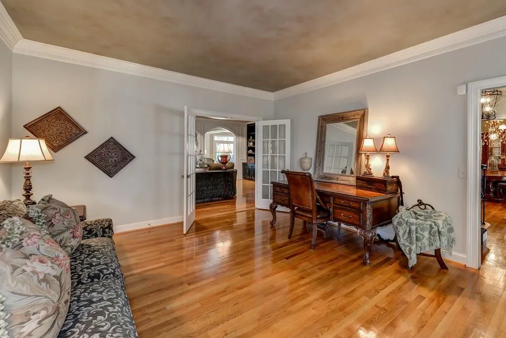 195 Marsh Glen Point, Sandy Springs, Georgia 30328, 4 Bedrooms Bedrooms, ,3 BathroomsBathrooms,Residential,Sold,195 Marsh Glen Point,5619308