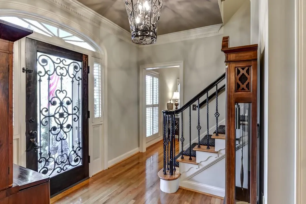 195 Marsh Glen Point, Sandy Springs, Georgia 30328, 4 Bedrooms Bedrooms, ,3 BathroomsBathrooms,Residential,Sold,195 Marsh Glen Point,5619308