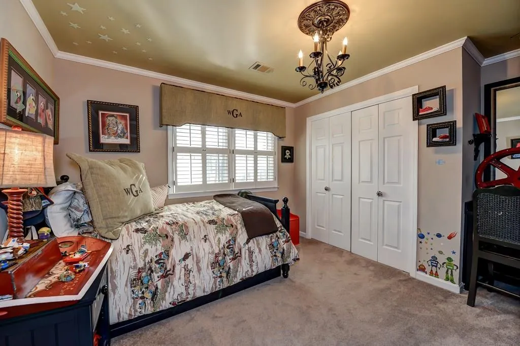 195 Marsh Glen Point, Sandy Springs, Georgia 30328, 4 Bedrooms Bedrooms, ,3 BathroomsBathrooms,Residential,Sold,195 Marsh Glen Point,5619308